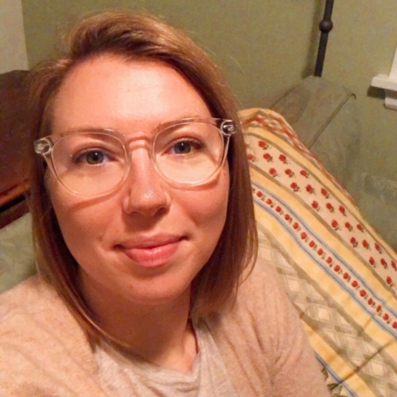 Meet your Posher, Rachel - Picture 2 of 3